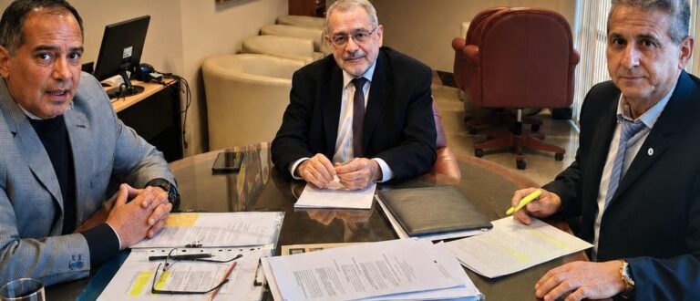 NO RECHAZAMOS LAS INVERSIONES, SINO UNA LEY QUE REGALA RECURSOS PÚBLICOS»: LA DURA CRÍTICA DEL SENADOR HUGO OLGUÍN AL RIPEE