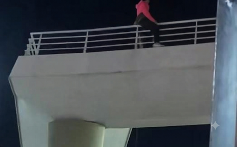 Alerta en San Luis: Una joven fue asistida tras subirse a un puente en la Capital