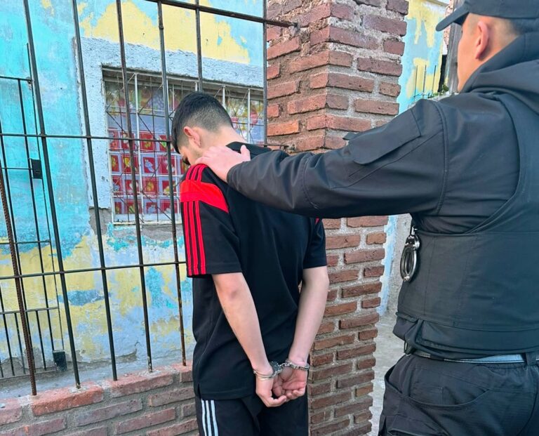 San Luis: tras un disturbio, demoraron a un joven que tenía un arma de fuego en su poder