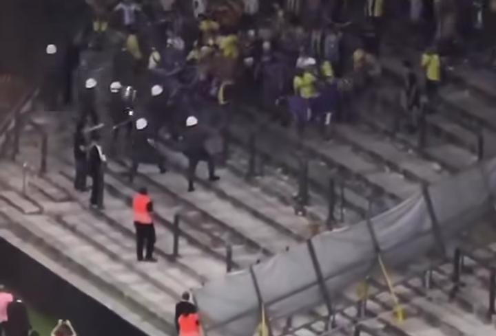 Brasil: la Policía reprimió a hinchas de Rosario Central tras la eliminación en la Libertadores