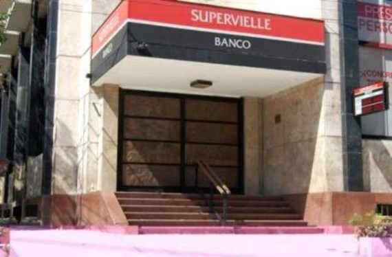 San Luis: una mujer murió tras descompensarse dentro del Banco Supervielle
