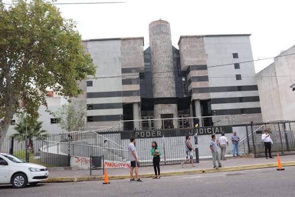 Guerra de carpetazos en la Justicia provincial: denuncian el armado de causas para ejecutar un «linchamiento mediático» contra la oposición
