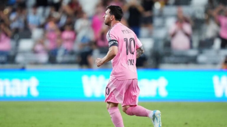 Messi volvió a jugar con el Inter Miami tras la muerte de su padre: ovación y mucho cariño de los rivales
