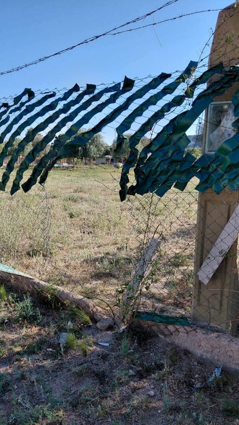 Nogolí vuelve a estar en alerta por una nueva seguidilla de robos: esta vez, los delincuentes ingresaron a un camping privado ubicado sobre calle Independencia, al este de la plaza principal, y se llevaron varios elementos del interior de una de las viviendas del predio.