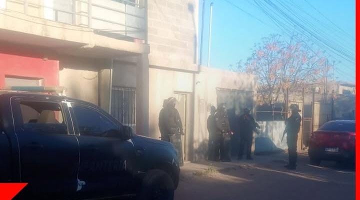 Una madre y su hijo pagaron $100.000 para recuperar sus pertenencias tras ser desalojados de un hotel residencial