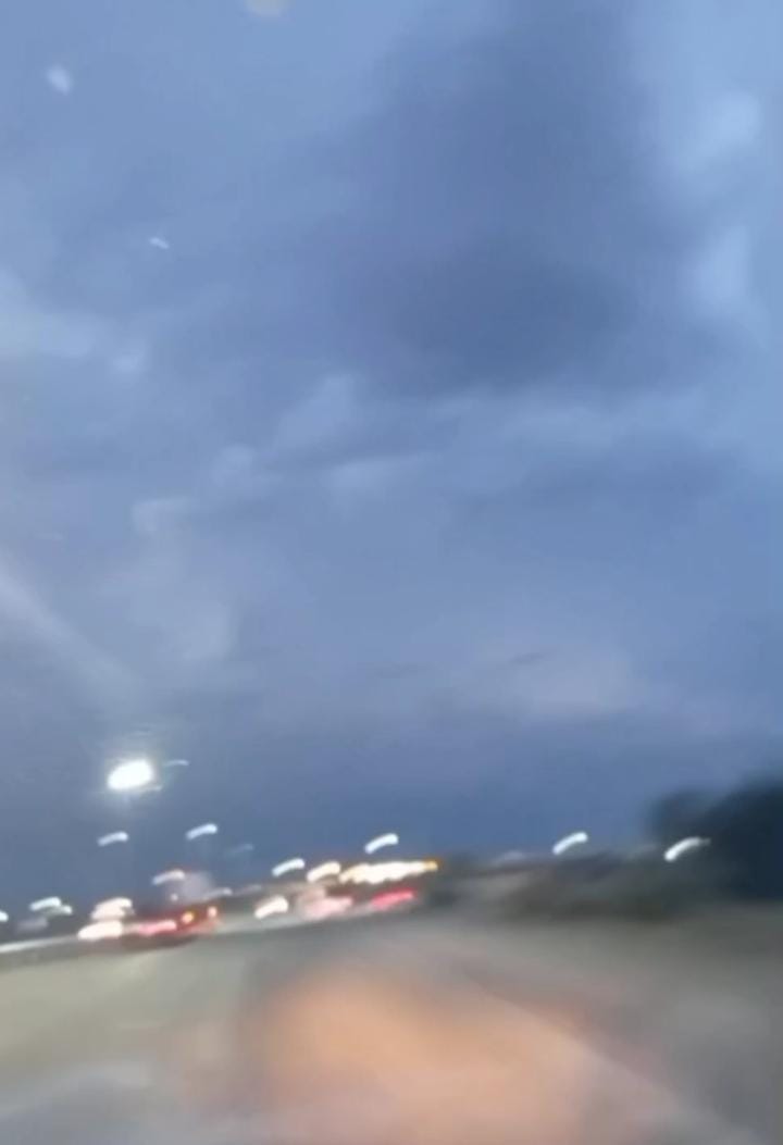 Alerta meteorológica para el centro y norte de la provincia por tormentas fuertes. El aviso, emitido por Tormentas de San Luis AR, rige desde las 13:00 de hoy y tendrá una vigencia de 24 horas.