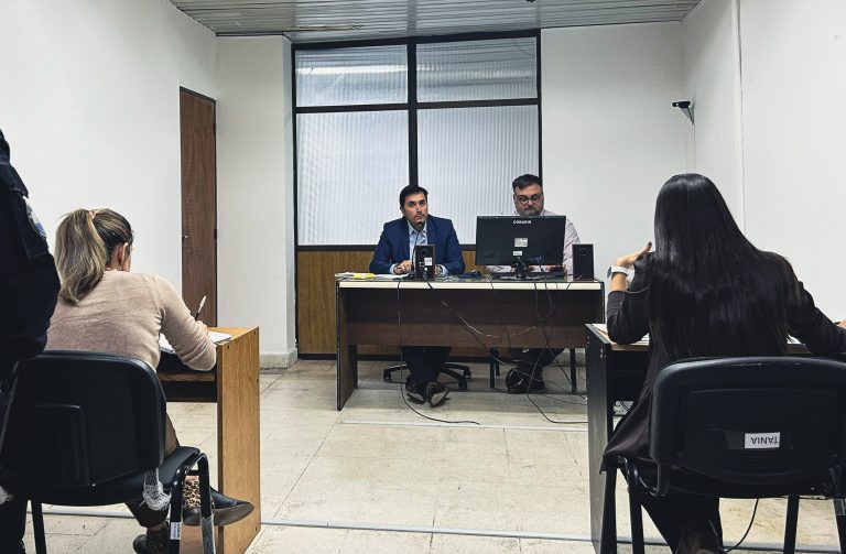 Prisión preventiva a ex policía denunciado por su madre de 78 años