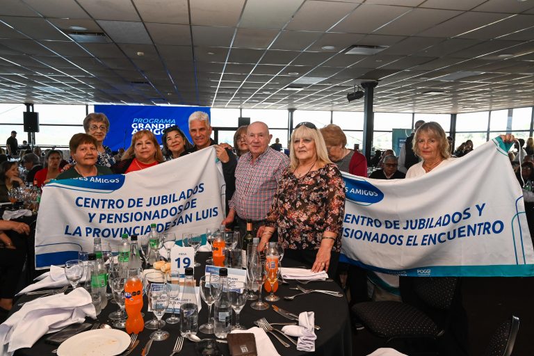 Poggi agasajó a los jubilados puntanos, mientras Nación les recortó el 23% del bolsillo
