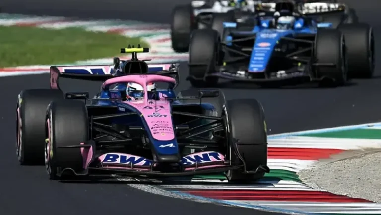 Colapinto arrancó a puro adelantamiento y se metió séptimo en la largada del GP de España