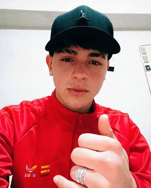 Un adolescente fue hallado sin vida este viernes en un descampado ubicado a unos 150 metros de la vivienda donde residía, en el barrio 9 de Julio de la ciudad de San Luis.