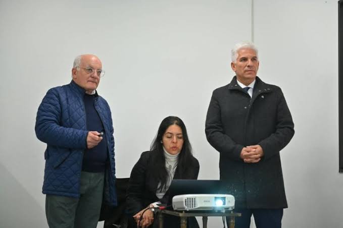 Condenaron a Hugo Larrosa por abuso sexual y se fugó sin pagar la indemnización. Poggi lo visitó igual, tres semanas atrás